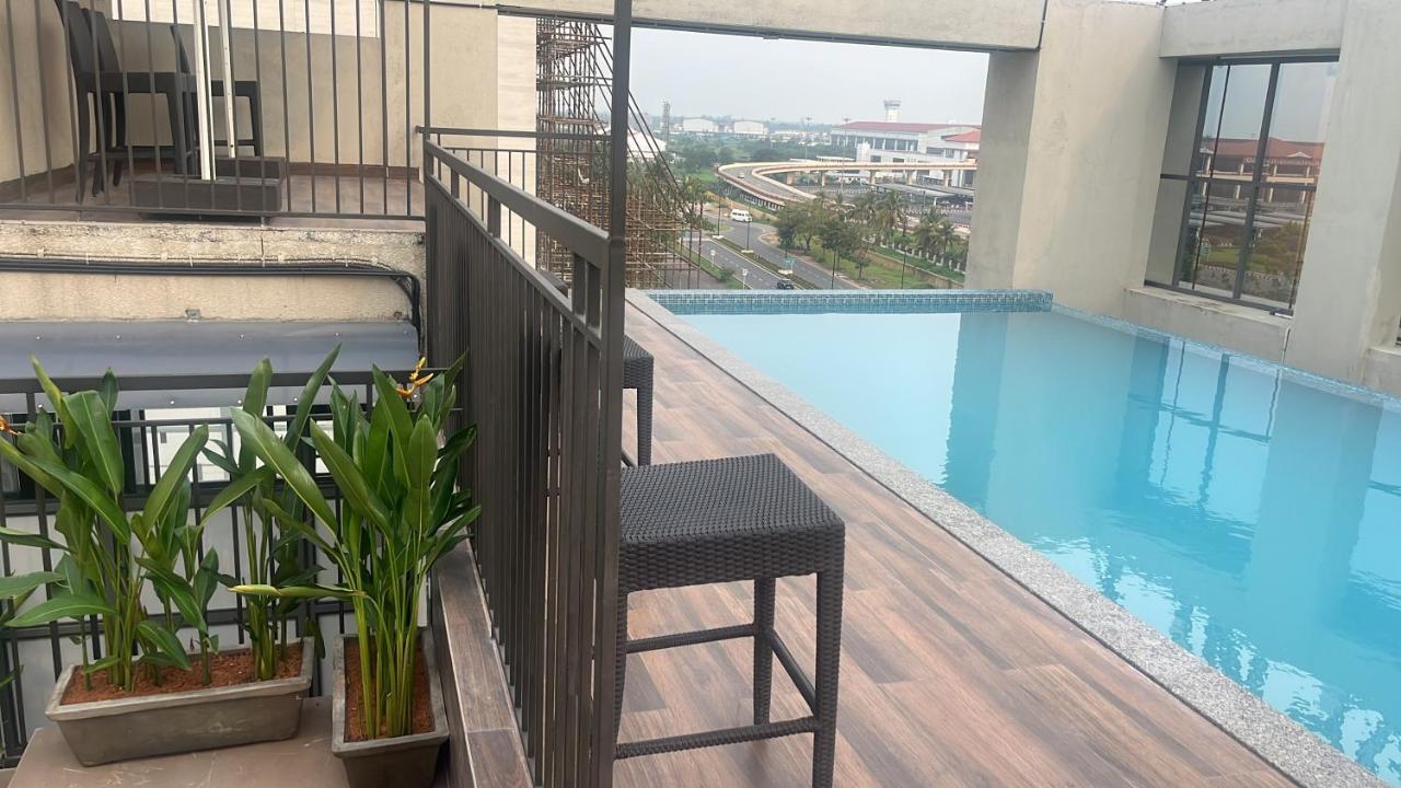 Presidency Airport Hotel Kochi エクステリア 写真