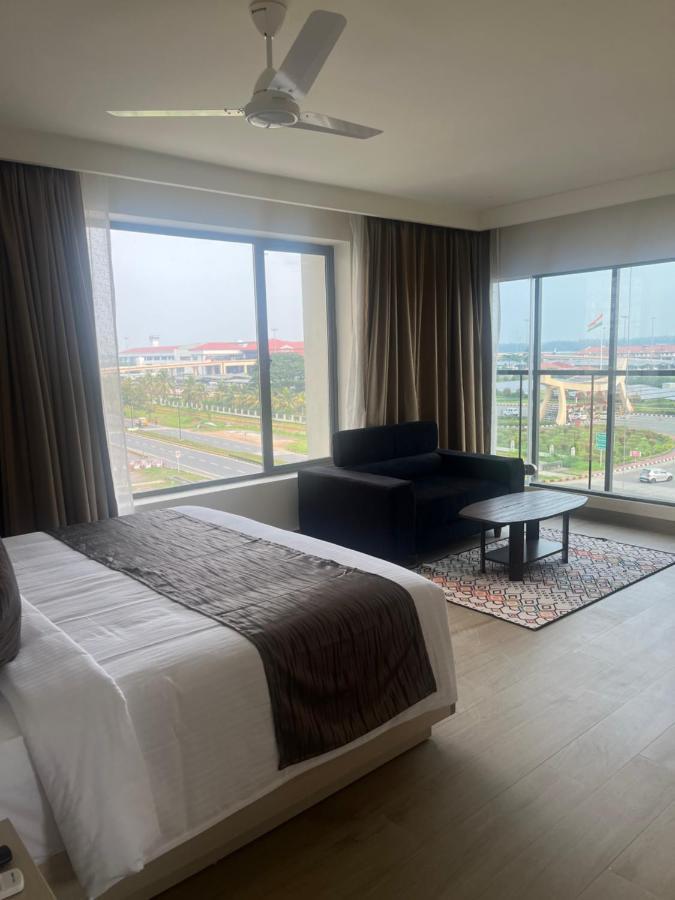 Presidency Airport Hotel Kochi エクステリア 写真
