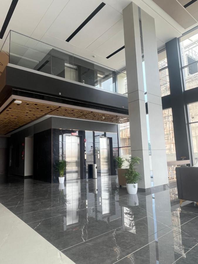 Presidency Airport Hotel Kochi エクステリア 写真
