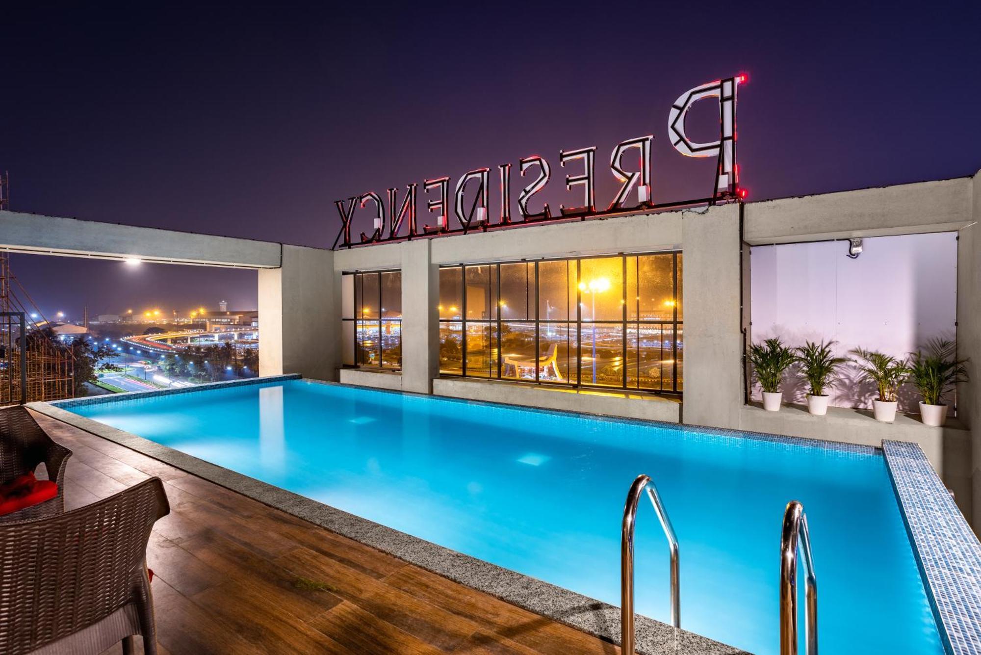 Presidency Airport Hotel Kochi エクステリア 写真