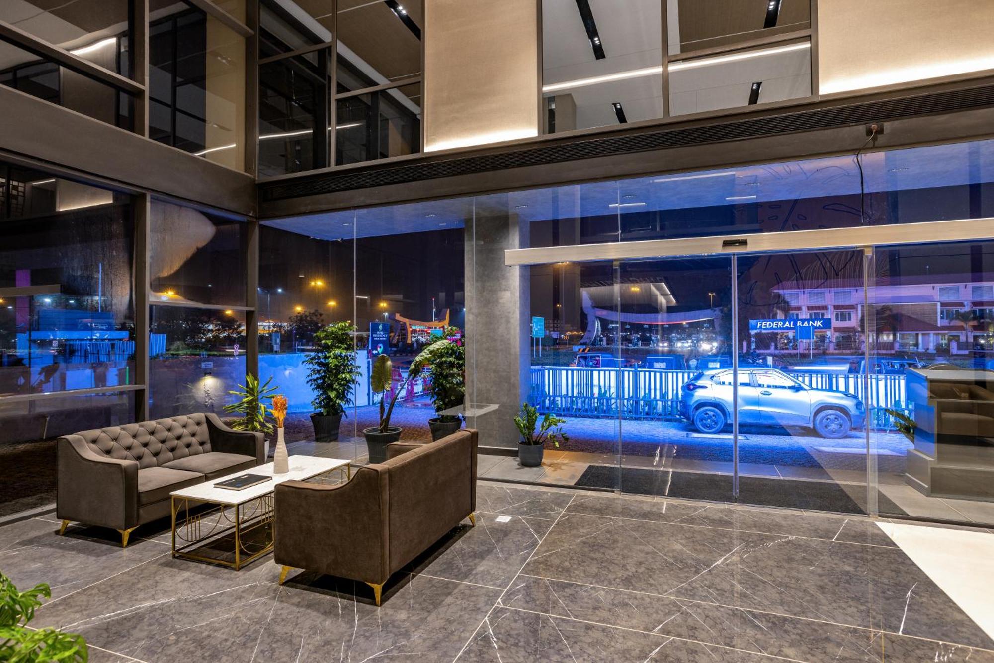 Presidency Airport Hotel Kochi エクステリア 写真